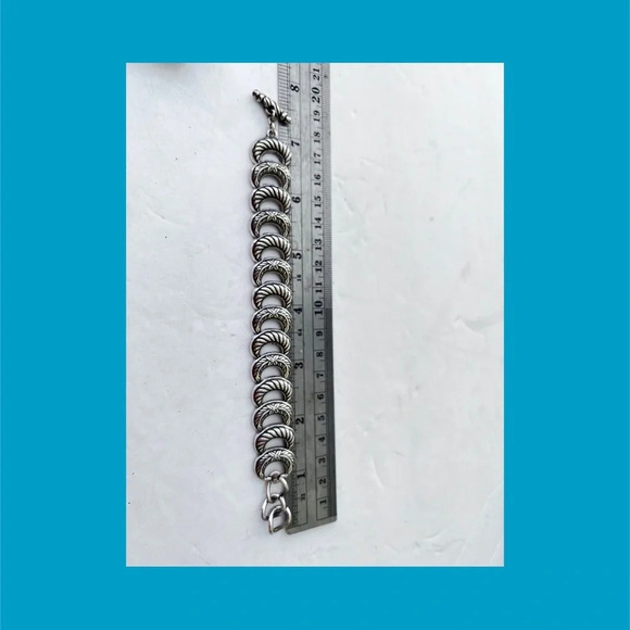 Brighton Wide Link Bracelet, Vintage Silver Brighton Etched Link Bracelet - Picture 3 of 6